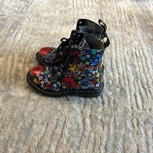 1460 PASCAL floral Dr. Martins